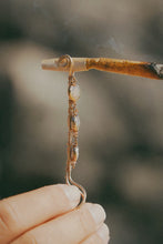 Load image into Gallery viewer, The Momi Joint Holder - Toasted Jewelry