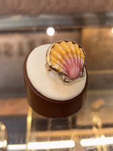 Load image into Gallery viewer, Sunrise Shell Floral Band Ring - Toasted Jewelry