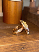 Load image into Gallery viewer, Sunrise Shell Floral Band Ring - Toasted Jewelry