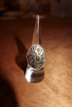 Load image into Gallery viewer, Abalone Shell Floral Band Ring - Toasted Jewelry