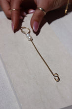 Load image into Gallery viewer, The Daisy Pearl Joint Holder - Toasted Jewelry