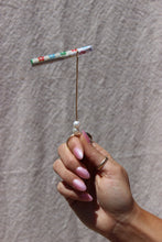 Load image into Gallery viewer, The Daisy Pearl Joint Holder - Toasted Jewelry