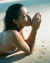 Load image into Gallery viewer, Floral Bangle