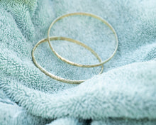 Load image into Gallery viewer, Floral Bangle