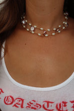 Load image into Gallery viewer, Mabelline Pearl Choker
