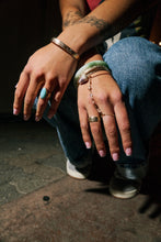 Load image into Gallery viewer, Nala Donna Hand Chain

