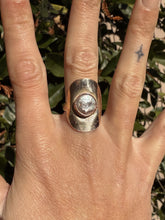 Load image into Gallery viewer, Paradisus White Pearl Ring
