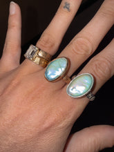 Load image into Gallery viewer, Nixie Blue Pearl Floral Band
