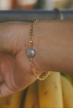 Load image into Gallery viewer, iLia Blue Pearl Figaro Bracelet
