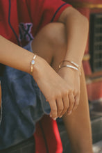 Load image into Gallery viewer, Siren Blue Pearl Pieces (choker, bracelet, mini hoops)
