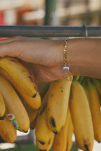 Load image into Gallery viewer, iLia Blue Pearl Figaro Bracelet
